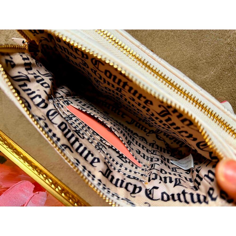 Juicy Couture NWT "Everything Nice" Double Zip Wallet Wristlet–White Cherry Girl - Picture 3 of 5